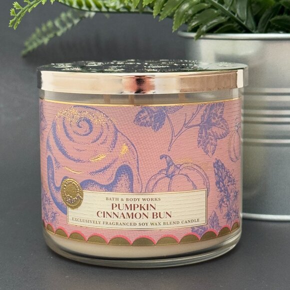 BBW Pumpkin Cinnamon Bun Bath & Body Works 3 Wick Candle - Picture 1 of 10